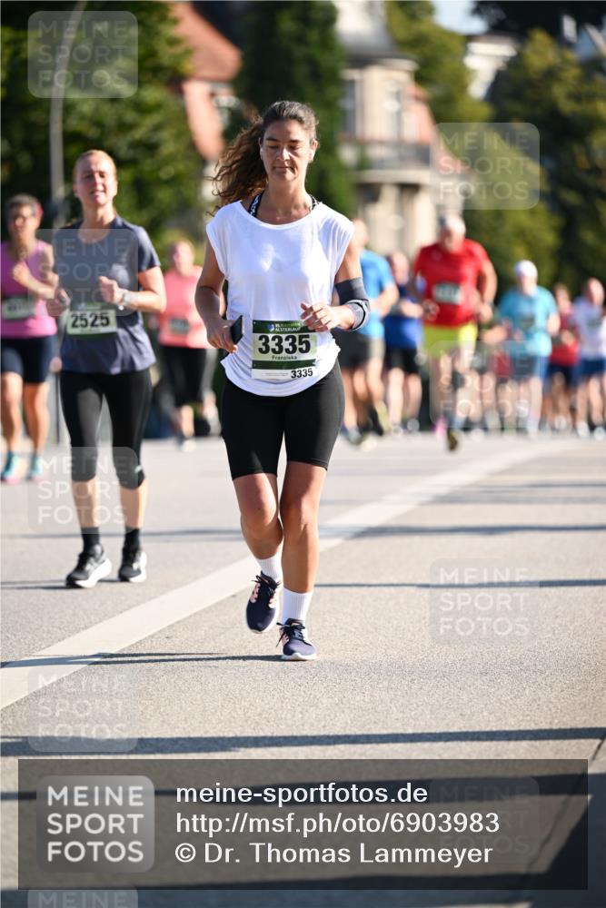 01.09.2024 - BARMER Alsterlauf Dr. Thomas Lammeyer http://msf.ph/oto/6903983 01.09.2024 09:40:10 Laufen 2525, 35, 3335, 3335 meine-sportfotos.de