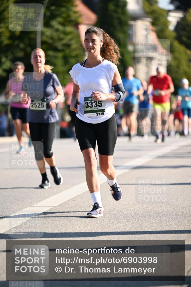 01.09.2024 - BARMER Alsterlauf Dr. Thomas Lammeyer http://msf.ph/oto/6903998 01.09.2024 09:40:10 Laufen 2525, 3335, 3335 meine-sportfotos.de