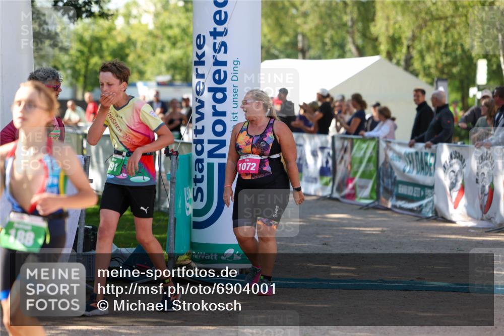 01.09.2024 - 17. Tribühne Triathlon Michael Strokosch http://msf.ph/oto/6904001 01.09.2024 11:04:43 Ziel 188, 242, 280, 291, 1072 meine-sportfotos.de