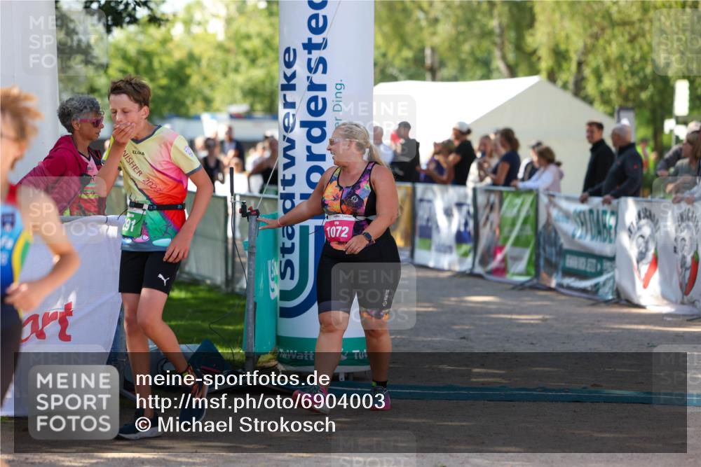 01.09.2024 - 17. Tribühne Triathlon Michael Strokosch http://msf.ph/oto/6904003 01.09.2024 11:04:43 Ziel 188, 242, 280, 291, 1072 meine-sportfotos.de