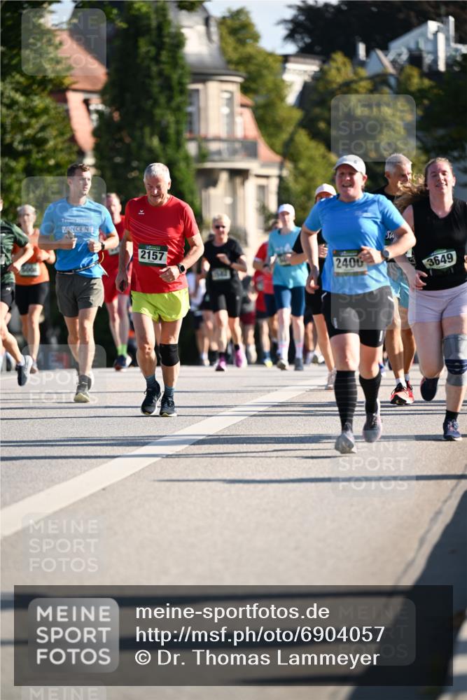01.09.2024 - BARMER Alsterlauf Dr. Thomas Lammeyer http://msf.ph/oto/6904057 01.09.2024 09:40:13 Laufen 2157, 2400, 3649 meine-sportfotos.de