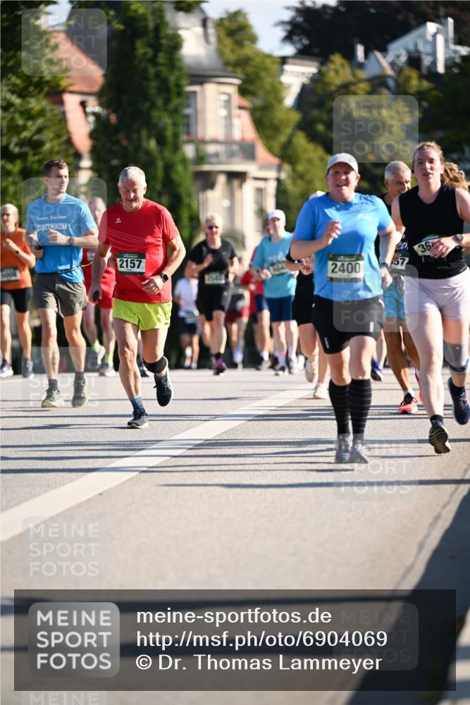 01.09.2024 - BARMER Alsterlauf Dr. Thomas Lammeyer http://msf.ph/oto/6904069 01.09.2024 09:40:13 Laufen 2157, 57, 2400 meine-sportfotos.de
