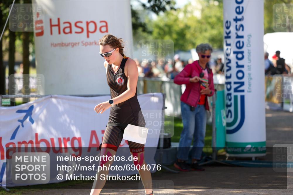 01.09.2024 - 17. Tribühne Triathlon Michael Strokosch http://msf.ph/oto/6904076 01.09.2024 11:04:50 Ziel 211, 212, 242, 280 meine-sportfotos.de