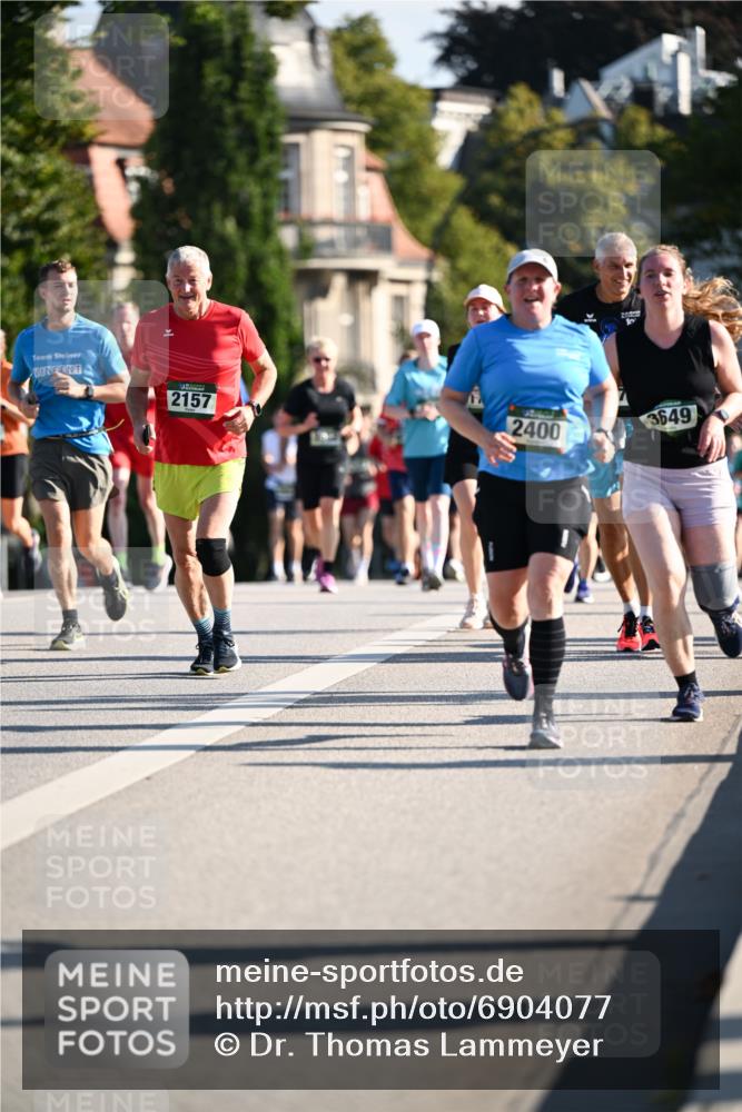 01.09.2024 - BARMER Alsterlauf Dr. Thomas Lammeyer http://msf.ph/oto/6904077 01.09.2024 09:40:13 Laufen 2157, 3649, 2400 meine-sportfotos.de