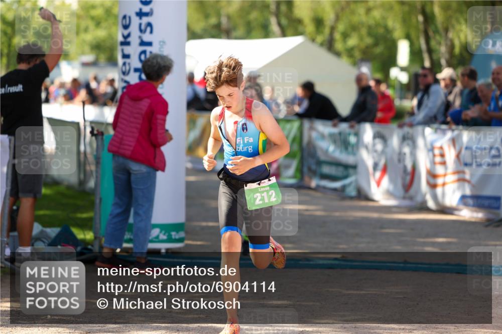 01.09.2024 - 17. Tribühne Triathlon Michael Strokosch http://msf.ph/oto/6904114 01.09.2024 11:04:55 Ziel 211, 212, 252 meine-sportfotos.de