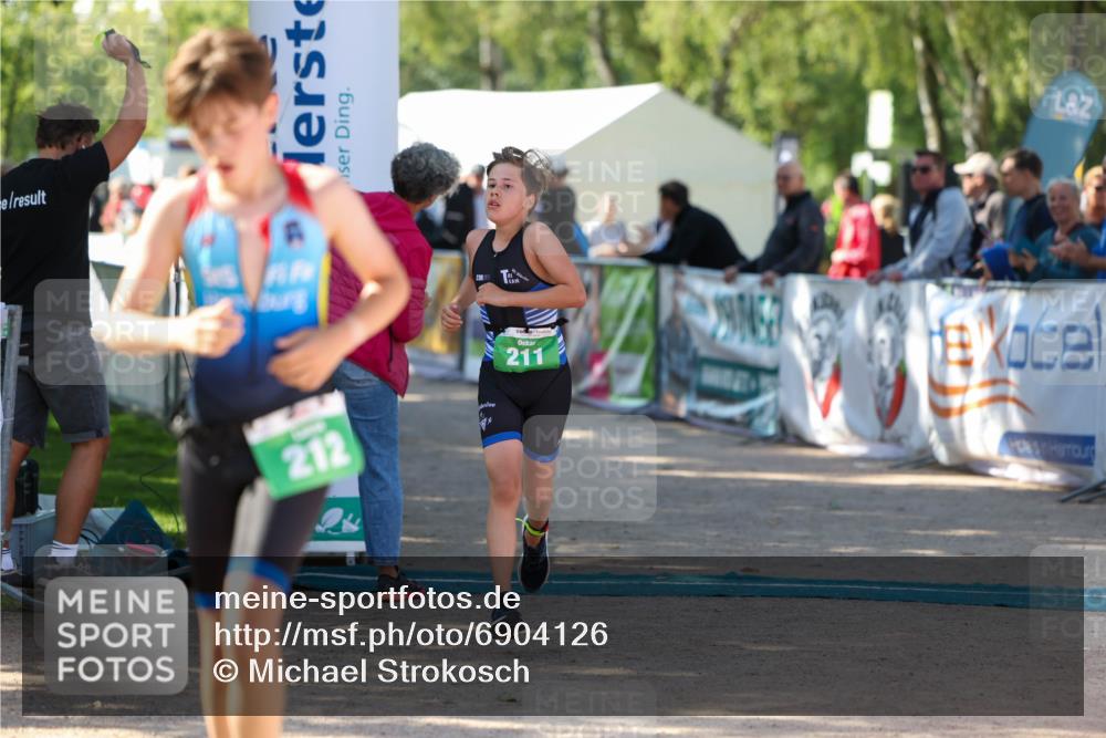 01.09.2024 - 17. Tribühne Triathlon Michael Strokosch http://msf.ph/oto/6904126 01.09.2024 11:04:56 Ziel 211, 212, 252 meine-sportfotos.de