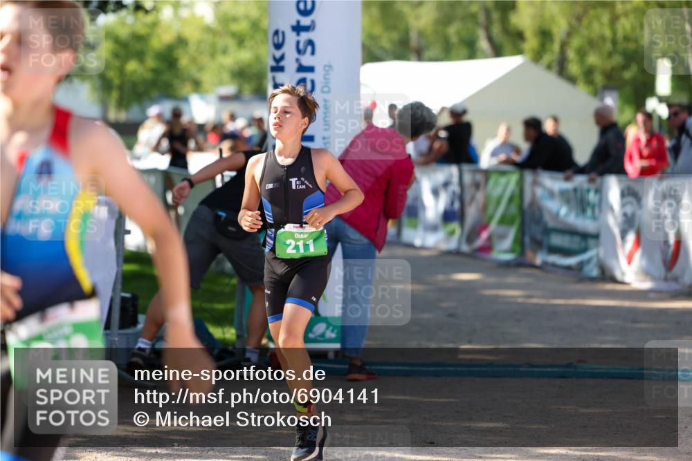 01.09.2024 - 17. Tribühne Triathlon Michael Strokosch http://msf.ph/oto/6904141 01.09.2024 11:04:57 Ziel 211, 212, 252 meine-sportfotos.de