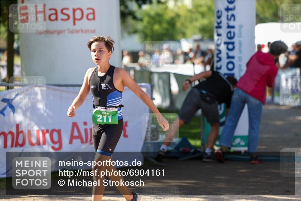 01.09.2024 - 17. Tribühne Triathlon Michael Strokosch http://msf.ph/oto/6904161 01.09.2024 11:04:58 Ziel 211, 212, 252 meine-sportfotos.de