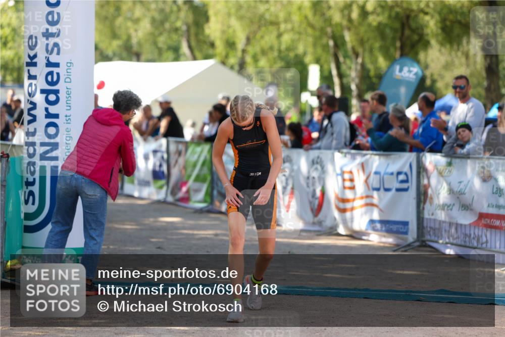 01.09.2024 - 17. Tribühne Triathlon Michael Strokosch http://msf.ph/oto/6904168 01.09.2024 11:05:02 Ziel 221, 252, 282 meine-sportfotos.de