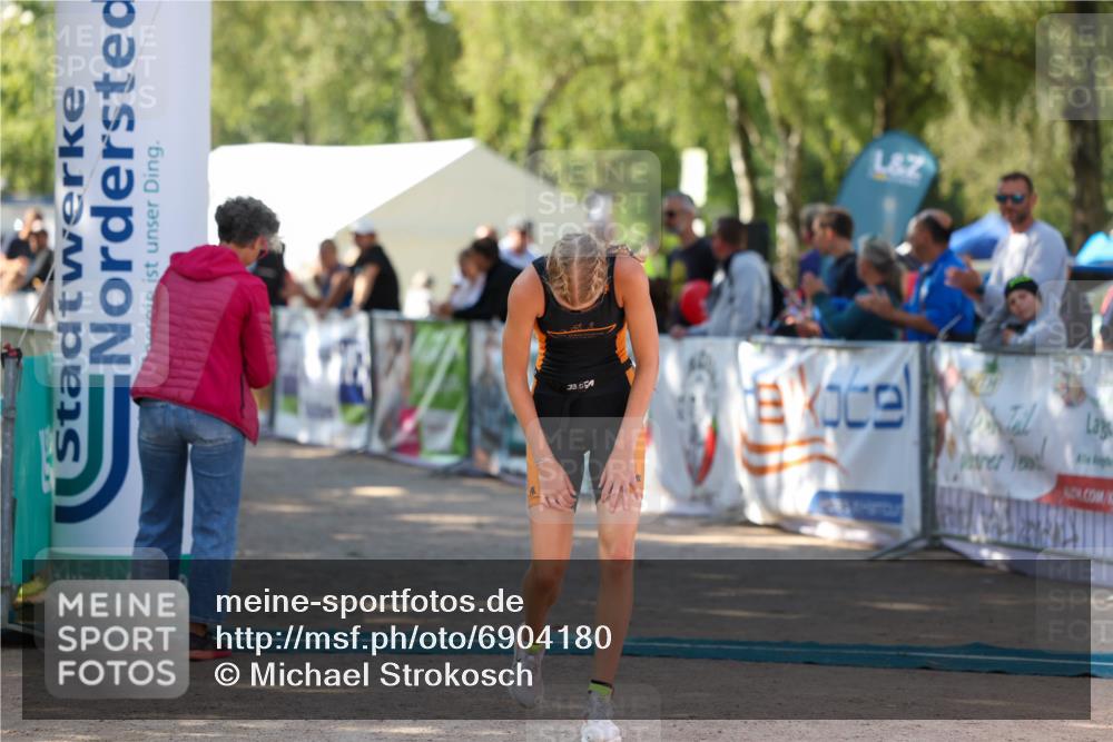 01.09.2024 - 17. Tribühne Triathlon Michael Strokosch http://msf.ph/oto/6904180 01.09.2024 11:05:03 Ziel 221, 252, 282 meine-sportfotos.de