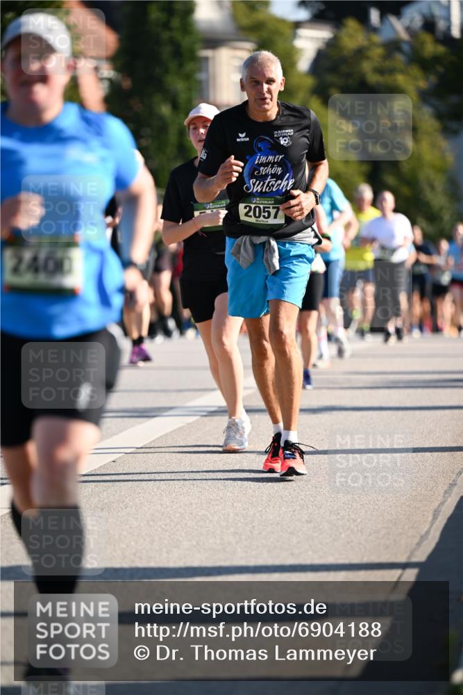 01.09.2024 - BARMER Alsterlauf Dr. Thomas Lammeyer http://msf.ph/oto/6904188 01.09.2024 09:40:17 Laufen 2400, 2057 meine-sportfotos.de