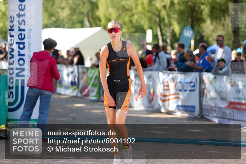 01.09.2024 - 17. Tribühne Triathlon Michael Strokosch http://msf.ph/oto/6904192 01.09.2024 11:05:04 Ziel 221, 252, 282, 303 meine-sportfotos.de