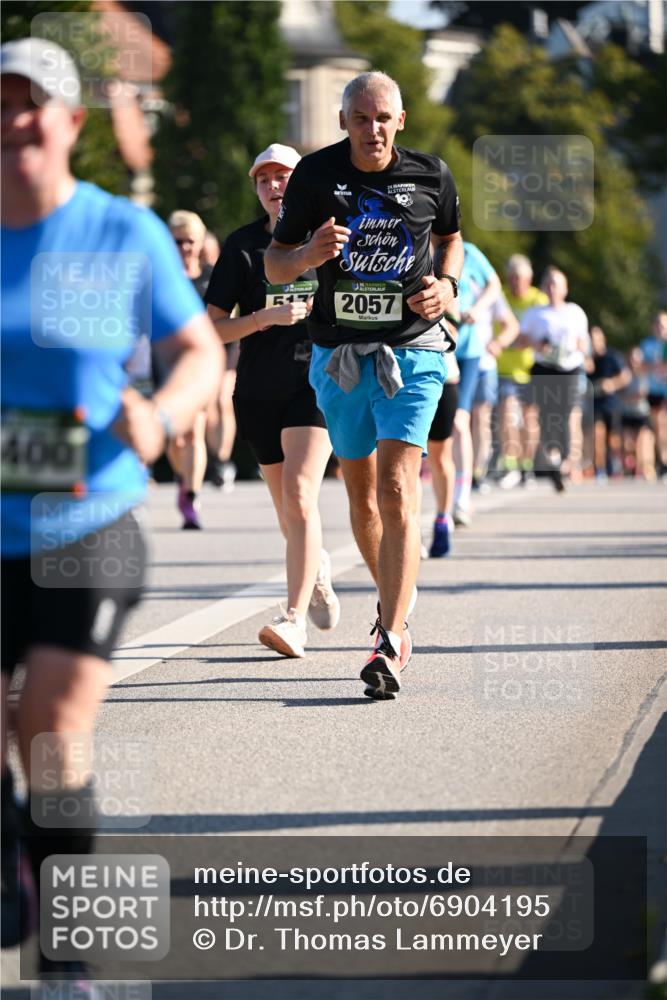 01.09.2024 - BARMER Alsterlauf Dr. Thomas Lammeyer http://msf.ph/oto/6904195 01.09.2024 09:40:17 Laufen 400, 51, 29, 10, 2057 meine-sportfotos.de