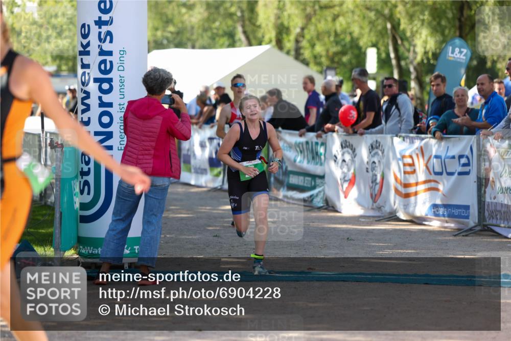 01.09.2024 - 17. Tribühne Triathlon Michael Strokosch http://msf.ph/oto/6904228 01.09.2024 11:05:06 Ziel 221, 252, 282, 303 meine-sportfotos.de