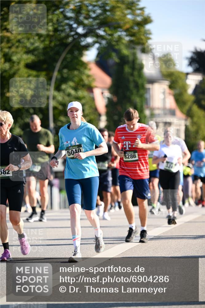 01.09.2024 - BARMER Alsterlauf Dr. Thomas Lammeyer http://msf.ph/oto/6904286 01.09.2024 09:40:21 Laufen 582, 5040, 8286 meine-sportfotos.de