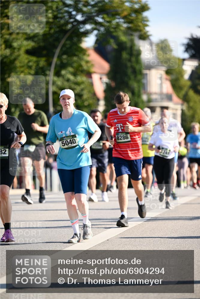 01.09.2024 - BARMER Alsterlauf Dr. Thomas Lammeyer http://msf.ph/oto/6904294 01.09.2024 09:40:21 Laufen 82, 5040, 8286 meine-sportfotos.de