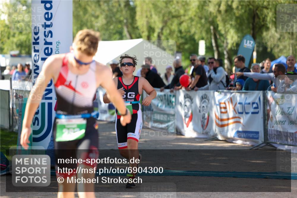 01.09.2024 - 17. Tribühne Triathlon Michael Strokosch http://msf.ph/oto/6904300 01.09.2024 11:05:11 Ziel 221, 282, 303 meine-sportfotos.de