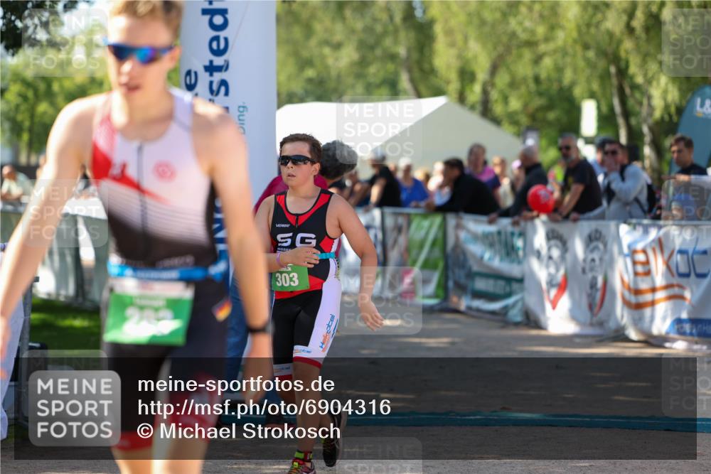 01.09.2024 - 17. Tribühne Triathlon Michael Strokosch http://msf.ph/oto/6904316 01.09.2024 11:05:12 Ziel 282, 303 meine-sportfotos.de