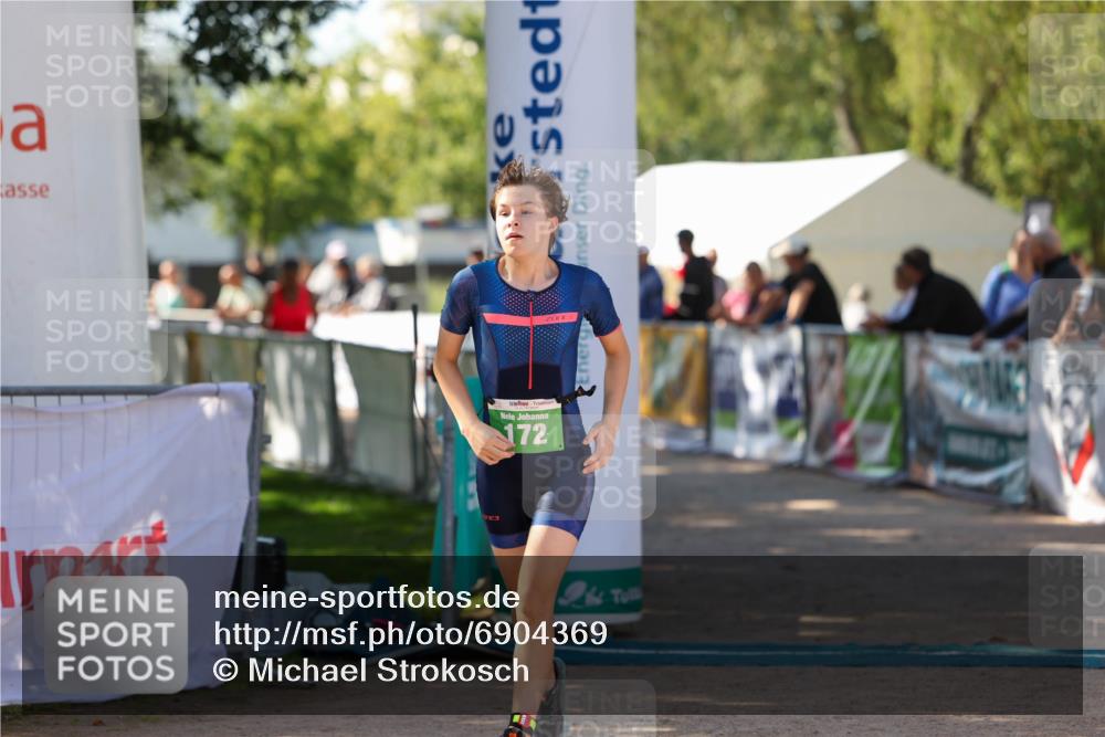 01.09.2024 - 17. Tribühne Triathlon Michael Strokosch http://msf.ph/oto/6904369 01.09.2024 11:05:27 Ziel 151, 172 meine-sportfotos.de