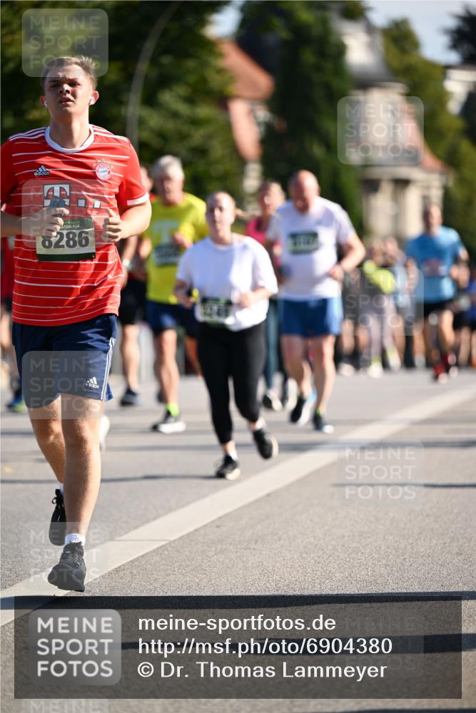 01.09.2024 - BARMER Alsterlauf Dr. Thomas Lammeyer http://msf.ph/oto/6904380 01.09.2024 09:40:23 Laufen 8286 meine-sportfotos.de