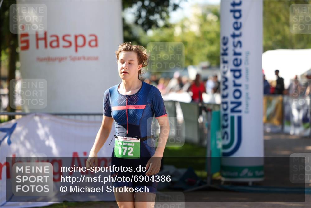 01.09.2024 - 17. Tribühne Triathlon Michael Strokosch http://msf.ph/oto/6904386 01.09.2024 11:05:28 Ziel 151, 172 meine-sportfotos.de