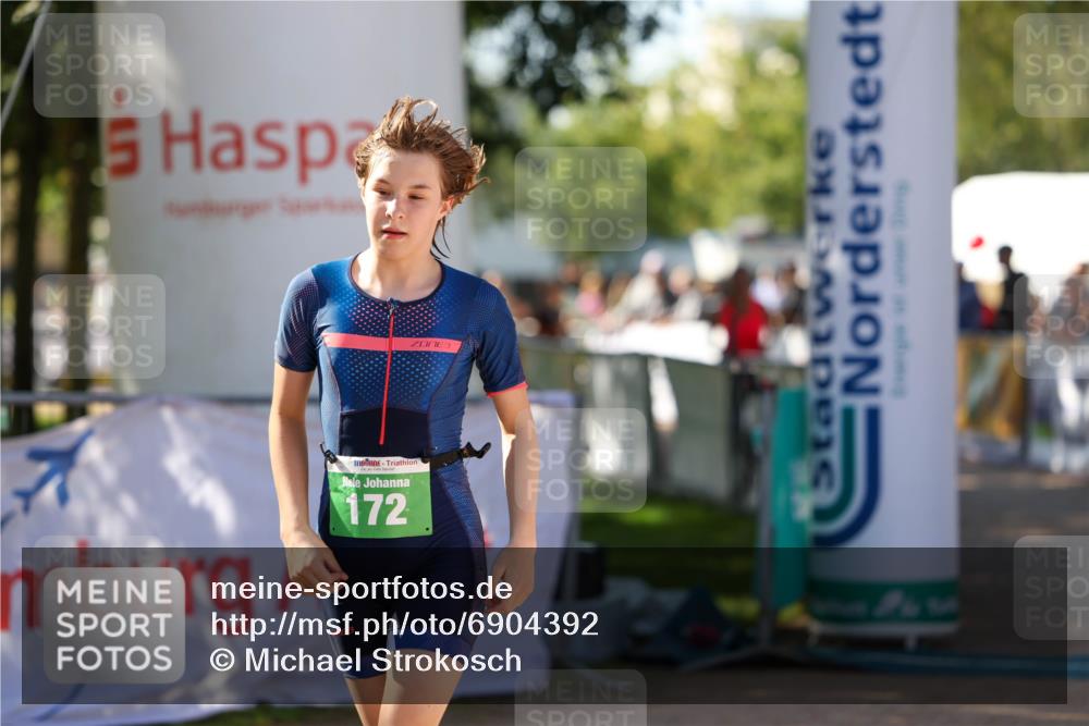 01.09.2024 - 17. Tribühne Triathlon Michael Strokosch http://msf.ph/oto/6904392 01.09.2024 11:05:28 Ziel 151, 172 meine-sportfotos.de