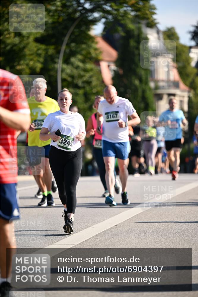 01.09.2024 - BARMER Alsterlauf Dr. Thomas Lammeyer http://msf.ph/oto/6904397 01.09.2024 09:40:24 Laufen 386, 3249, 123, 8167 meine-sportfotos.de
