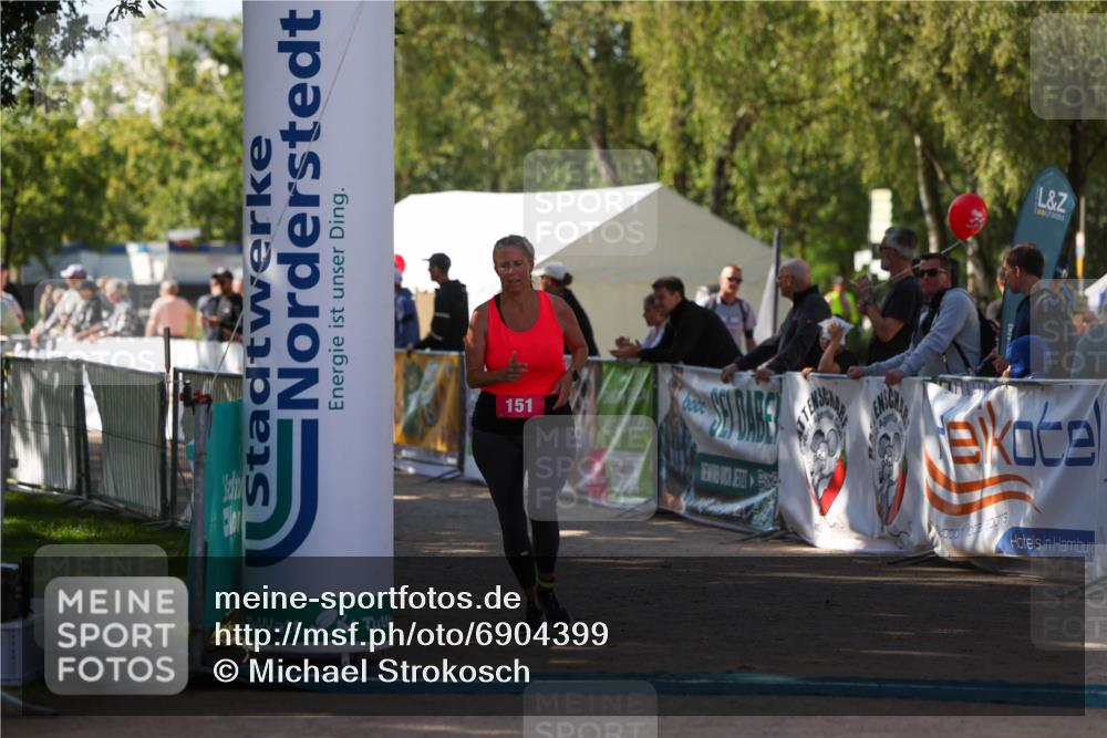 01.09.2024 - 17. Tribühne Triathlon Michael Strokosch http://msf.ph/oto/6904399 01.09.2024 11:05:32 Ziel 151, 226 meine-sportfotos.de