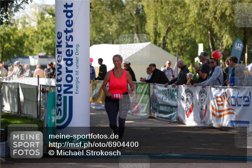 01.09.2024 - 17. Tribühne Triathlon Michael Strokosch http://msf.ph/oto/6904400 01.09.2024 11:05:33 Ziel 151, 226 meine-sportfotos.de