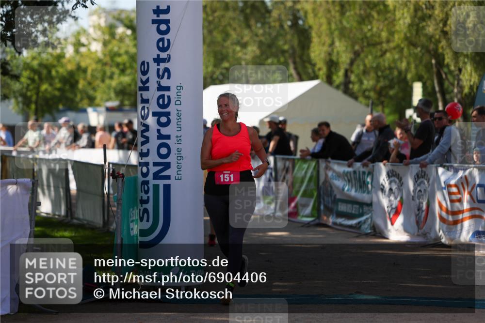 01.09.2024 - 17. Tribühne Triathlon Michael Strokosch http://msf.ph/oto/6904406 01.09.2024 11:05:33 Ziel 151, 226 meine-sportfotos.de