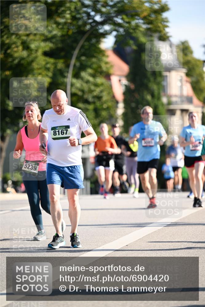 01.09.2024 - BARMER Alsterlauf Dr. Thomas Lammeyer http://msf.ph/oto/6904420 01.09.2024 09:40:26 Laufen 5239, 8167 meine-sportfotos.de