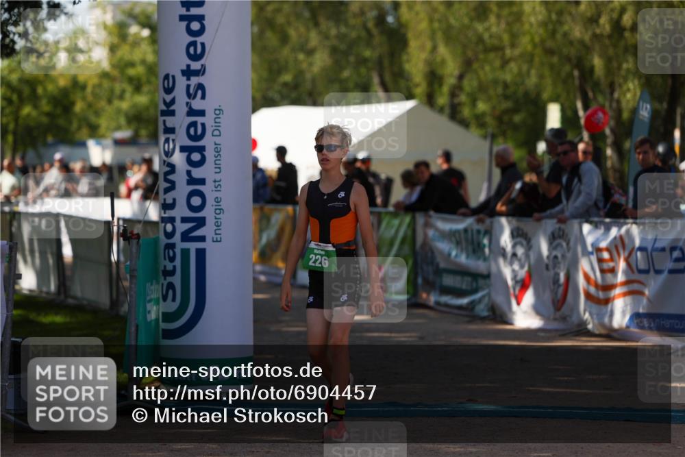 01.09.2024 - 17. Tribühne Triathlon Michael Strokosch http://msf.ph/oto/6904457 01.09.2024 11:05:38 Ziel 187, 225, 226 meine-sportfotos.de