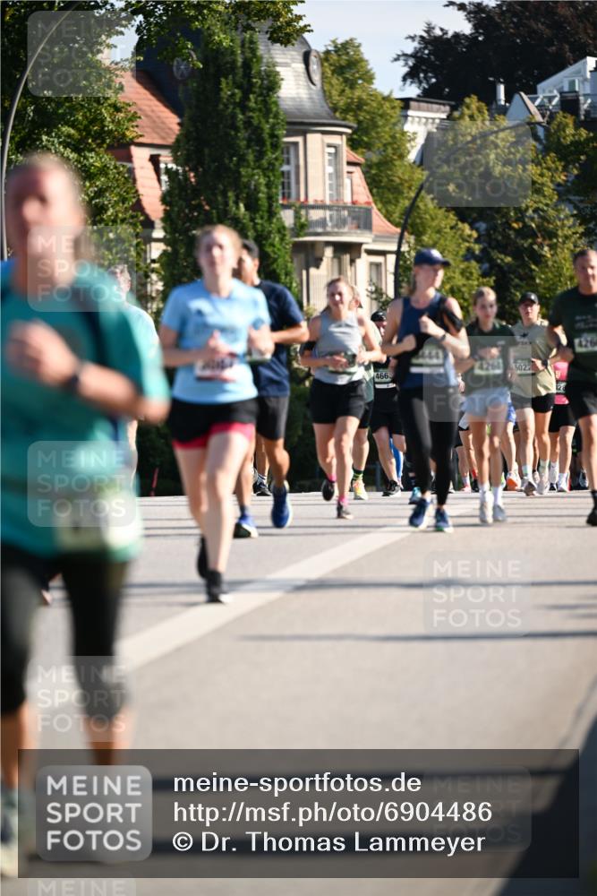 01.09.2024 - BARMER Alsterlauf Dr. Thomas Lammeyer http://msf.ph/oto/6904486 01.09.2024 09:40:29 Laufen 466, 5022, 128, 426 meine-sportfotos.de