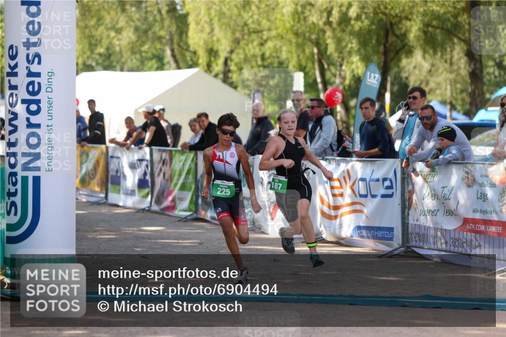 01.09.2024 - 17. Tribühne Triathlon Michael Strokosch http://msf.ph/oto/6904494 01.09.2024 11:05:43 Ziel 187, 225 meine-sportfotos.de