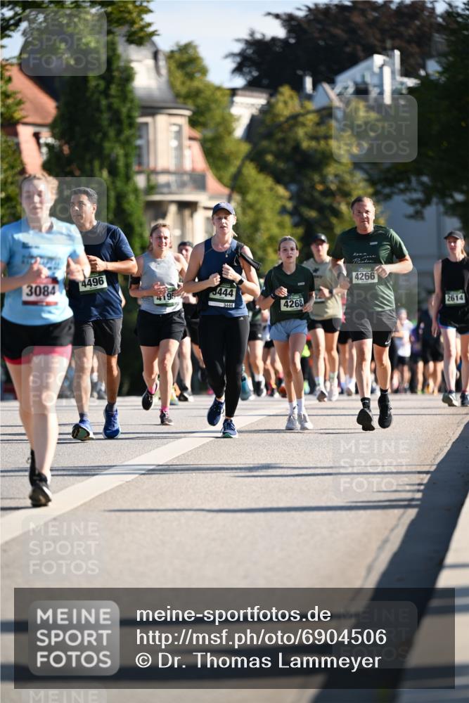 01.09.2024 - BARMER Alsterlauf Dr. Thomas Lammeyer http://msf.ph/oto/6904506 01.09.2024 09:40:30 Laufen 3084, 4496, 5444, 3444, 4268, 4266, 2614 meine-sportfotos.de