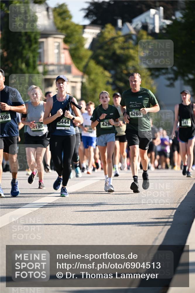 01.09.2024 - BARMER Alsterlauf Dr. Thomas Lammeyer http://msf.ph/oto/6904513 01.09.2024 09:40:30 Laufen 496, 195, 3444, 3444, 426, 4266 meine-sportfotos.de