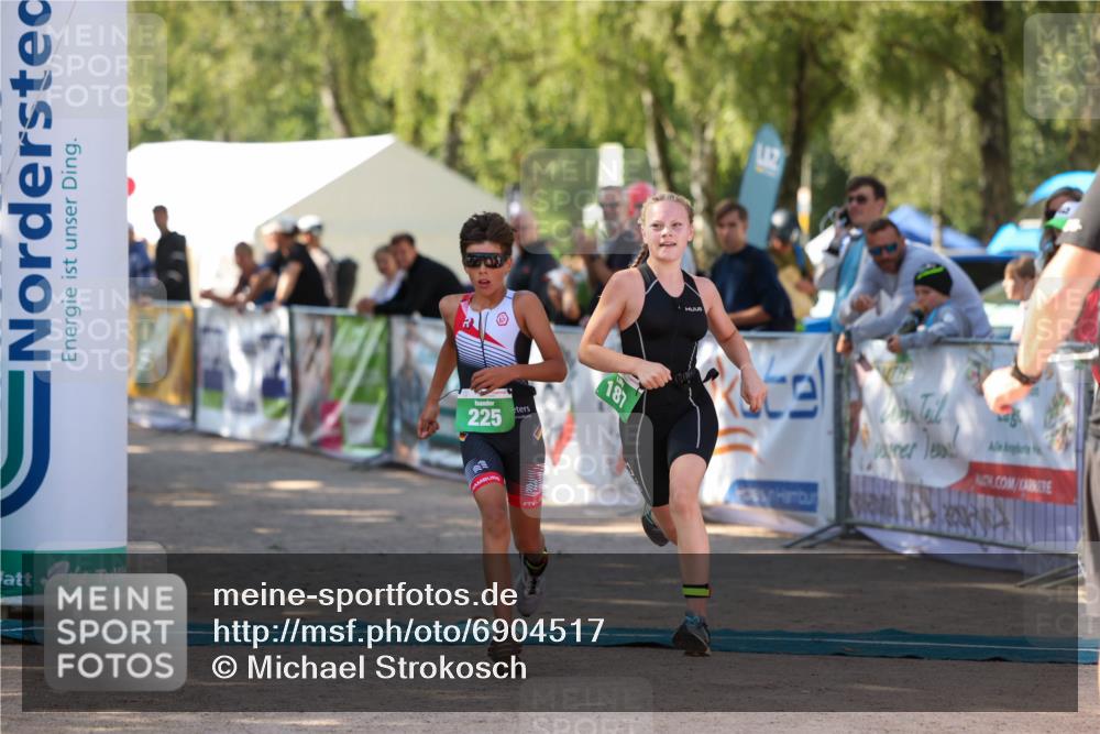 01.09.2024 - 17. Tribühne Triathlon Michael Strokosch http://msf.ph/oto/6904517 01.09.2024 11:05:44 Ziel 187, 225 meine-sportfotos.de