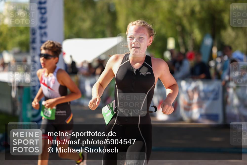 01.09.2024 - 17. Tribühne Triathlon Michael Strokosch http://msf.ph/oto/6904547 01.09.2024 11:05:45 Ziel 174, 187, 225 meine-sportfotos.de