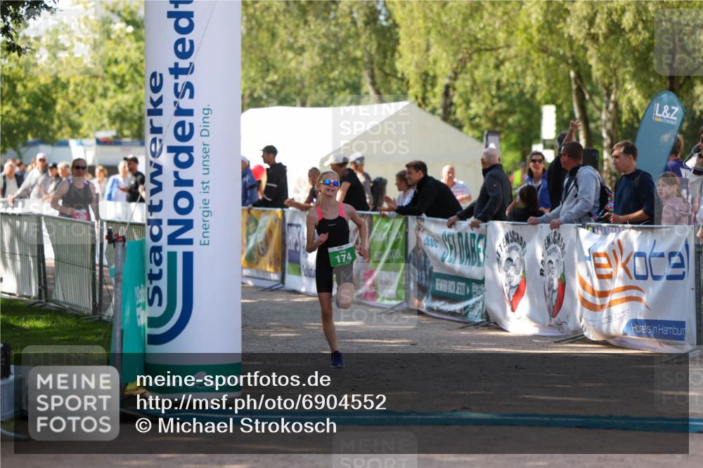 01.09.2024 - 17. Tribühne Triathlon Michael Strokosch http://msf.ph/oto/6904552 01.09.2024 11:05:50 Ziel 160, 174 meine-sportfotos.de