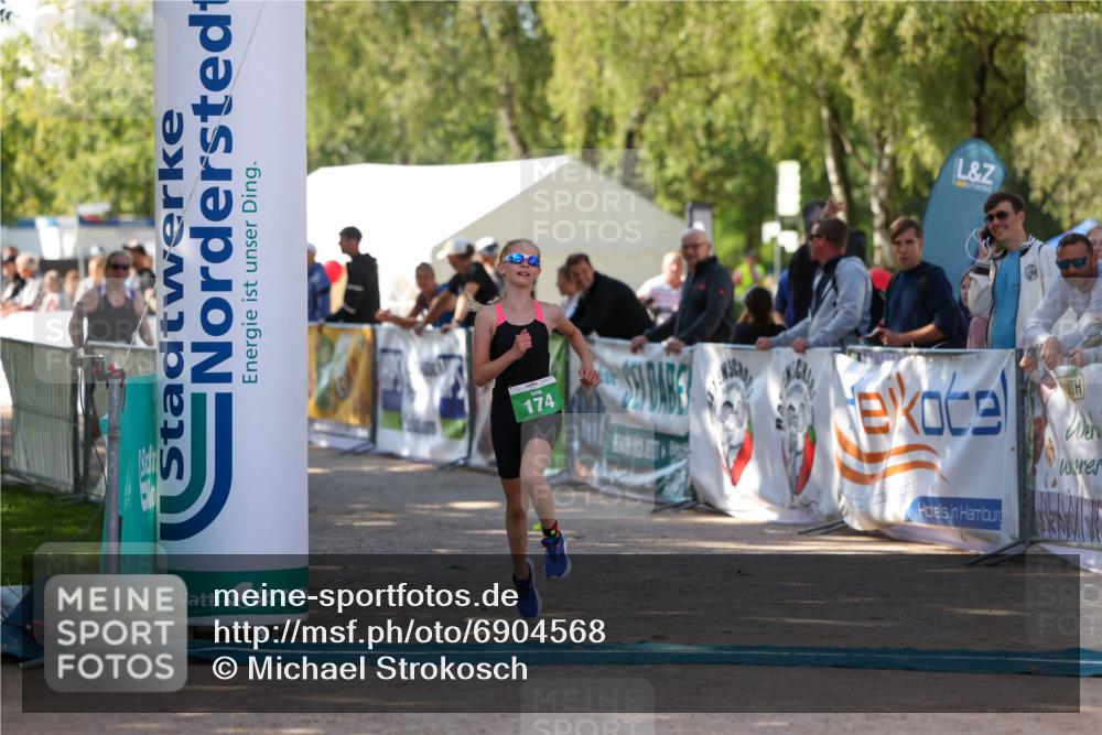 01.09.2024 - 17. Tribühne Triathlon Michael Strokosch http://msf.ph/oto/6904568 01.09.2024 11:05:51 Ziel 160, 174, 300 meine-sportfotos.de