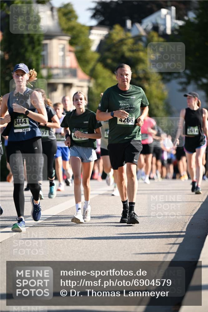 01.09.2024 - BARMER Alsterlauf Dr. Thomas Lammeyer http://msf.ph/oto/6904579 01.09.2024 09:40:32 Laufen 3444, 3444, 4266 meine-sportfotos.de