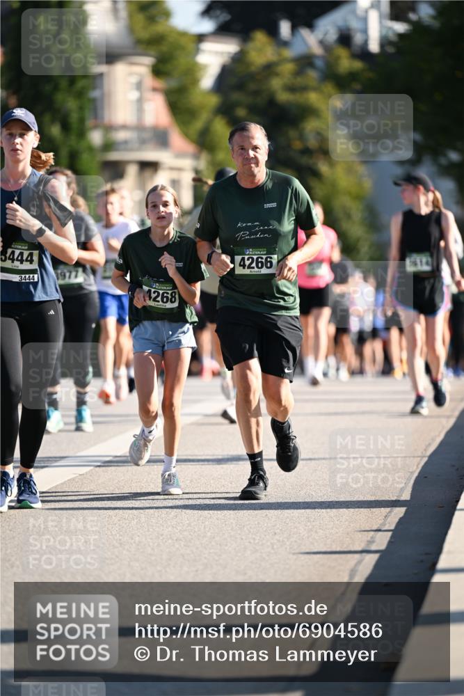 01.09.2024 - BARMER Alsterlauf Dr. Thomas Lammeyer http://msf.ph/oto/6904586 01.09.2024 09:40:33 Laufen 3444, 3444, 1268, 4266 meine-sportfotos.de