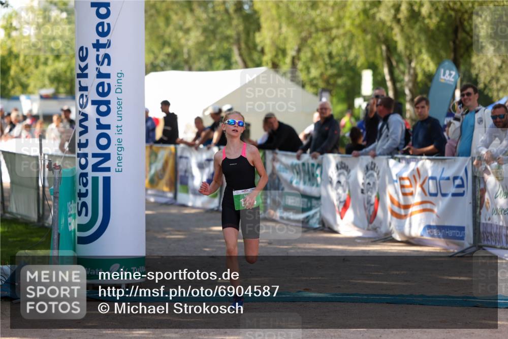 01.09.2024 - 17. Tribühne Triathlon Michael Strokosch http://msf.ph/oto/6904587 01.09.2024 11:05:51 Ziel 160, 174, 300 meine-sportfotos.de