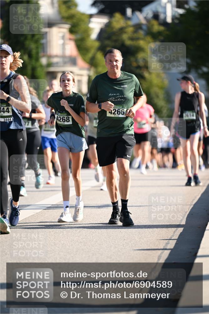 01.09.2024 - BARMER Alsterlauf Dr. Thomas Lammeyer http://msf.ph/oto/6904589 01.09.2024 09:40:33 Laufen 444, 3444, 4268, 35, 42660, 2614 meine-sportfotos.de