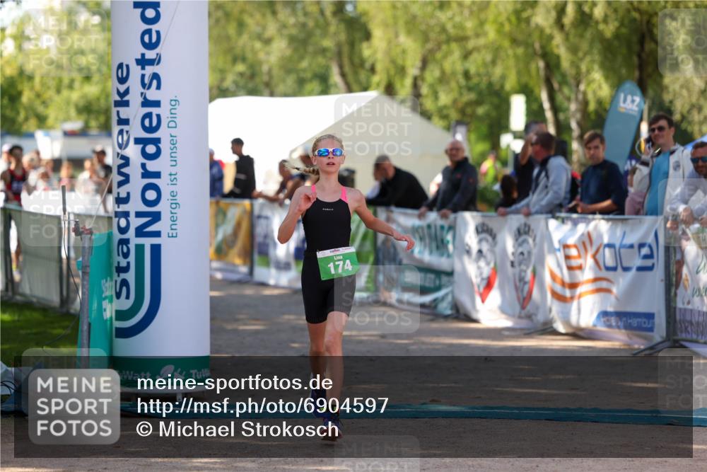 01.09.2024 - 17. Tribühne Triathlon Michael Strokosch http://msf.ph/oto/6904597 01.09.2024 11:05:51 Ziel 160, 174, 300 meine-sportfotos.de