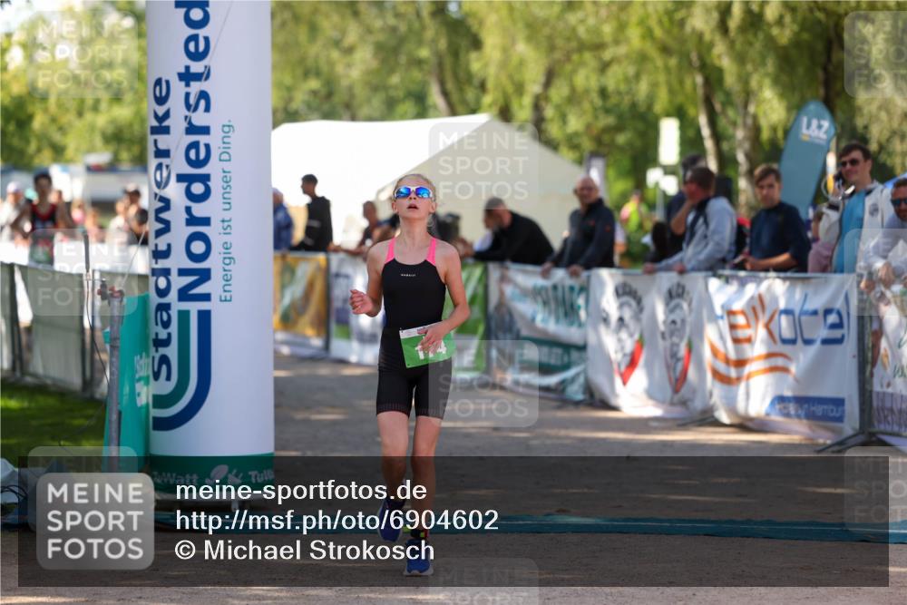 01.09.2024 - 17. Tribühne Triathlon Michael Strokosch http://msf.ph/oto/6904602 01.09.2024 11:05:52 Ziel 160, 174, 300 meine-sportfotos.de