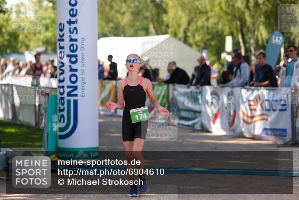 01.09.2024 - 17. Tribühne Triathlon Michael Strokosch http://msf.ph/oto/6904610 01.09.2024 11:05:52 Ziel 160, 174, 300 meine-sportfotos.de