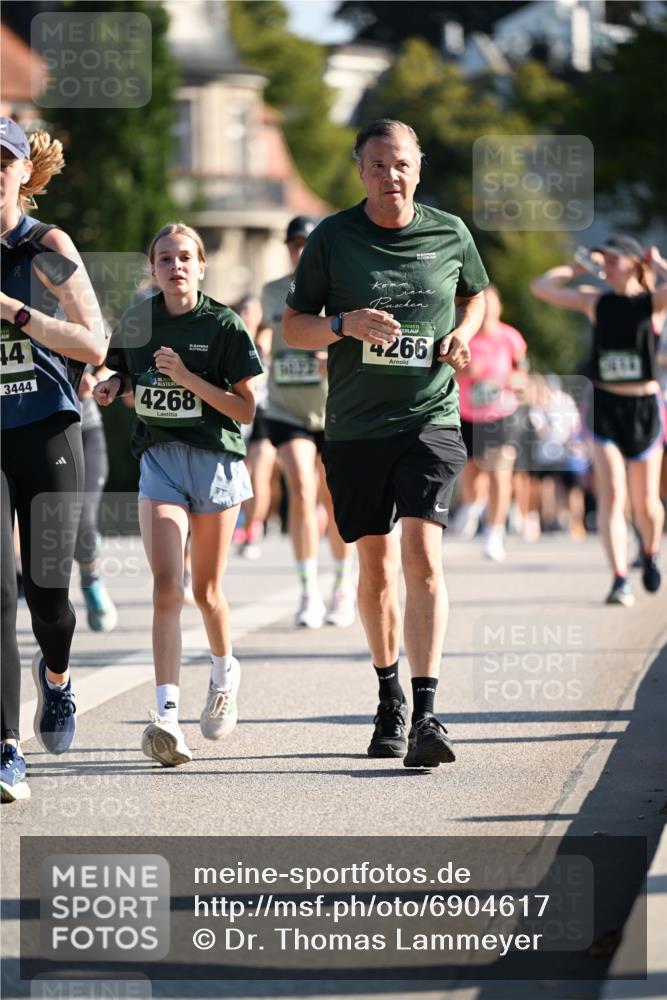 01.09.2024 - BARMER Alsterlauf Dr. Thomas Lammeyer http://msf.ph/oto/6904617 01.09.2024 09:40:34 Laufen 44, 3444, 4268, 4266 meine-sportfotos.de