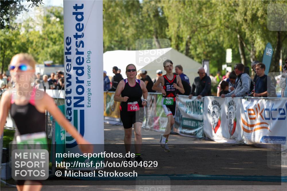 01.09.2024 - 17. Tribühne Triathlon Michael Strokosch http://msf.ph/oto/6904629 01.09.2024 11:05:55 Ziel 160, 174, 300 meine-sportfotos.de