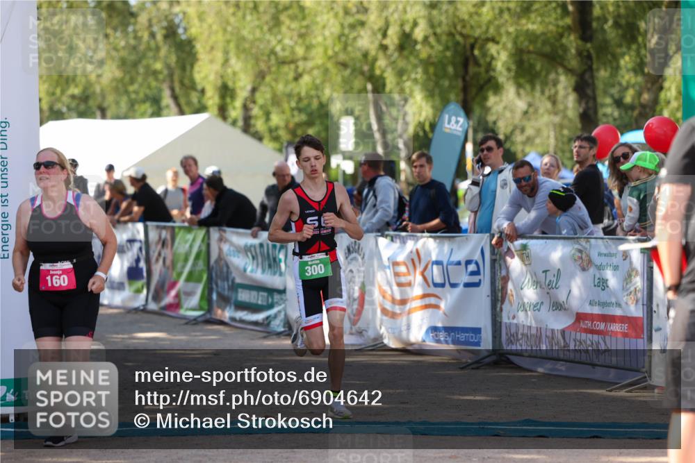 01.09.2024 - 17. Tribühne Triathlon Michael Strokosch http://msf.ph/oto/6904642 01.09.2024 11:05:57 Ziel 160, 300 meine-sportfotos.de